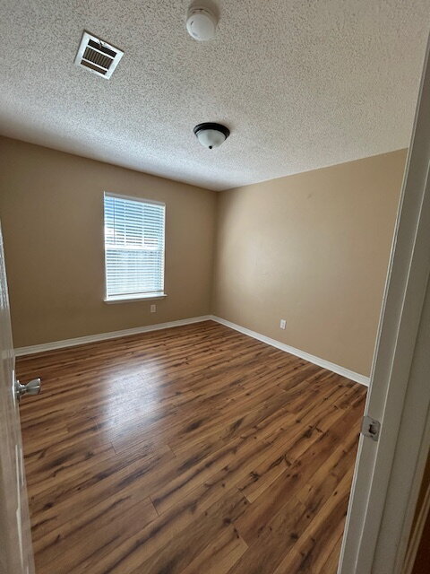 Building Photo - 2625 Weeping Willow Ln