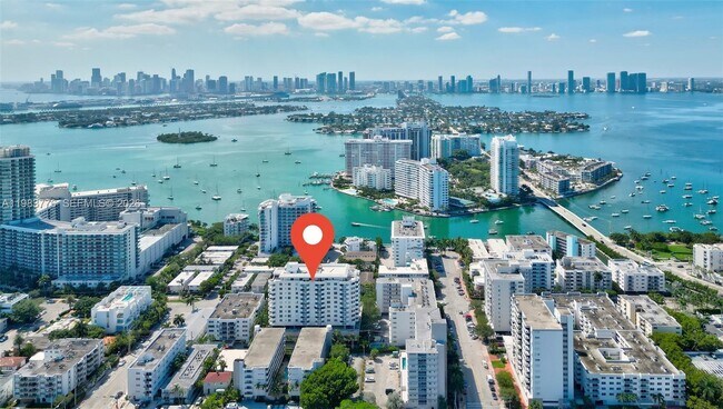 Building Photo - 1621 Bay Rd