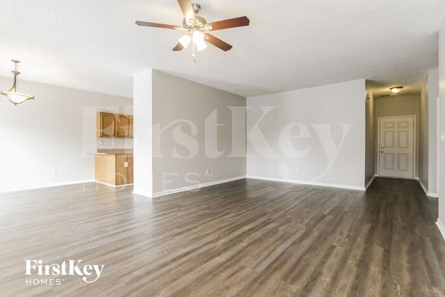 Building Photo - 8129 Red Barn Ct