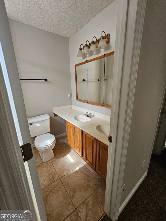 Building Photo - 189 E Lakemont Dr