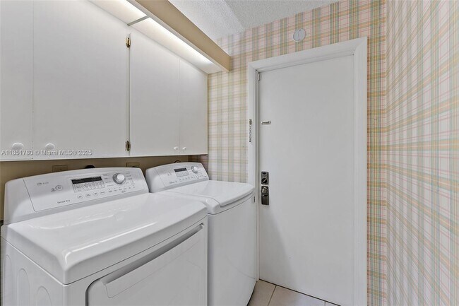 Building Photo - 101 Sand Pine Dr