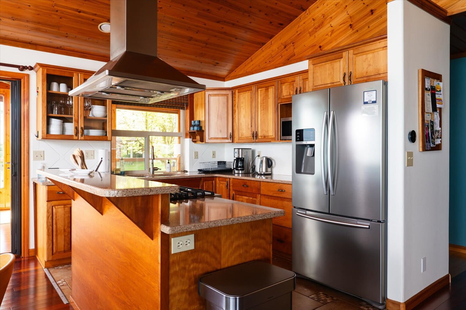 Building Photo - 3159 Saratoga Rd