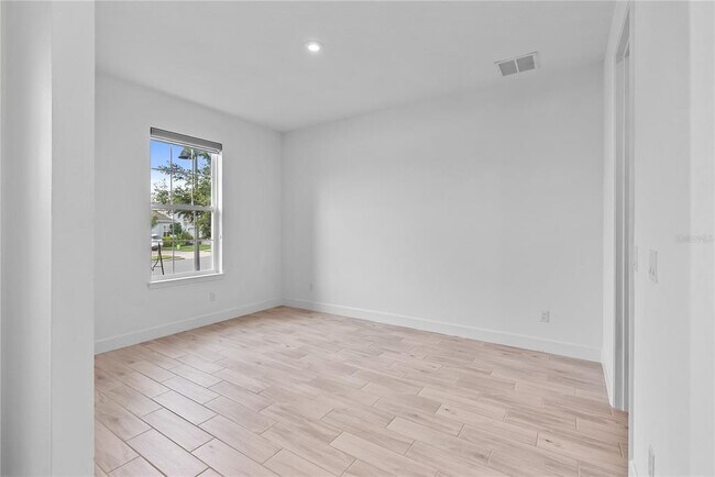 Building Photo - 3375 Buoy Cir