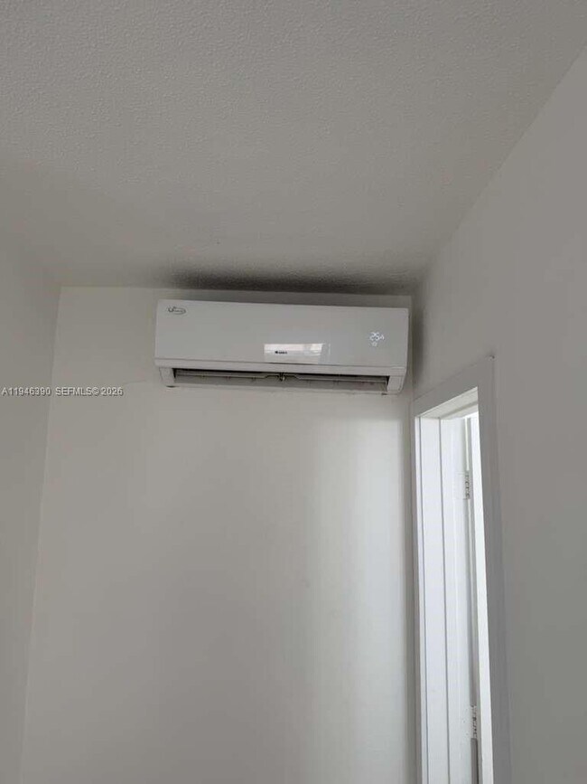 Building Photo - 831 NW 1st Ave