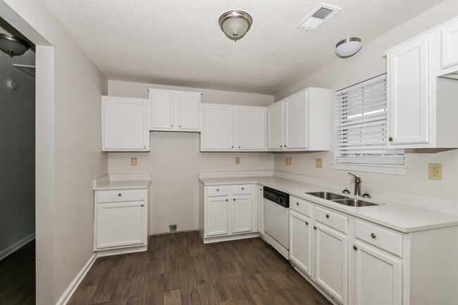 Building Photo - 1212 Calebs Ridge Dr