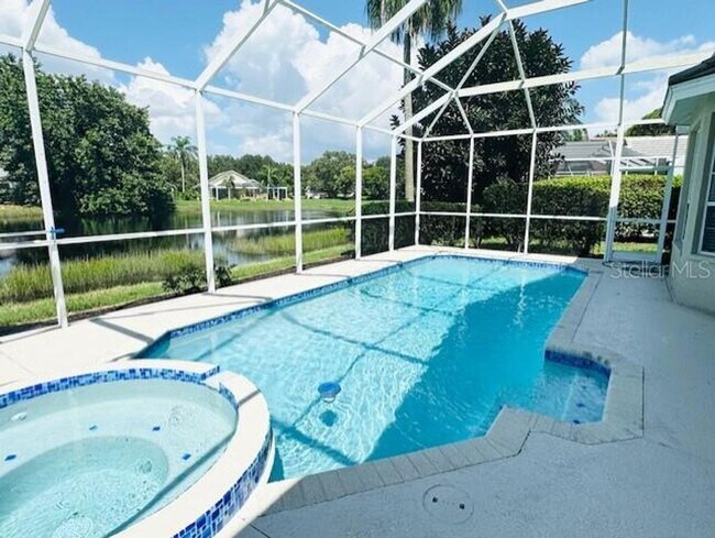 Building Photo - Rent a luxurious golf course lifestyle home in Sarasota, FL