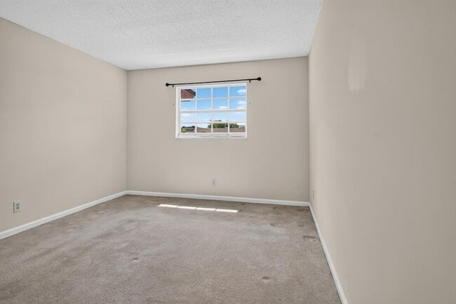 Building Photo - 4140 NW 44th Ave