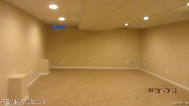 Building Photo - 9026 Newport Way