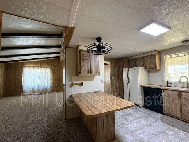 Building Photo - 622 Riverfront Dr