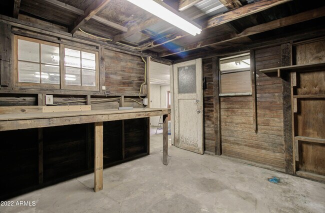 Building Photo - 385 S Broad St