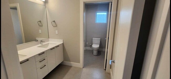 Building Photo - $3,800-Two-Story 4 Bedrooms, 2.5 Bathrooms Contemporary Home Awaits Your Tenancy!