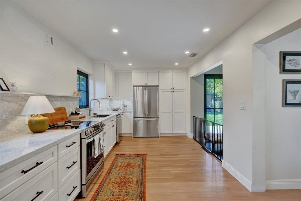 Building Photo - 807 SW 18th St