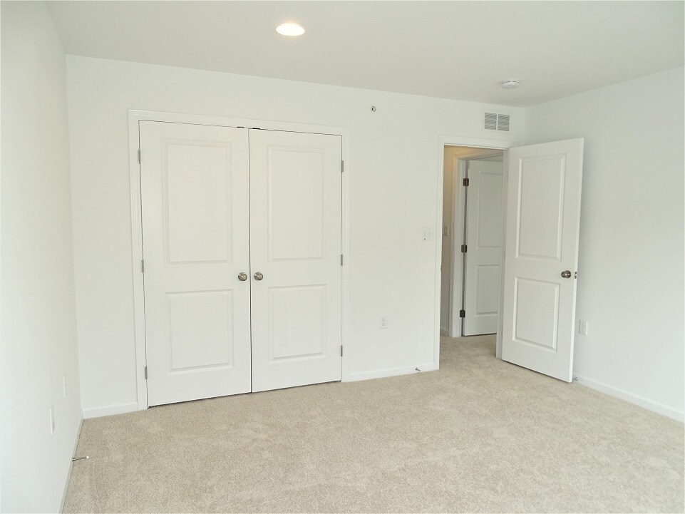 Building Photo - 320 Mayer Pl