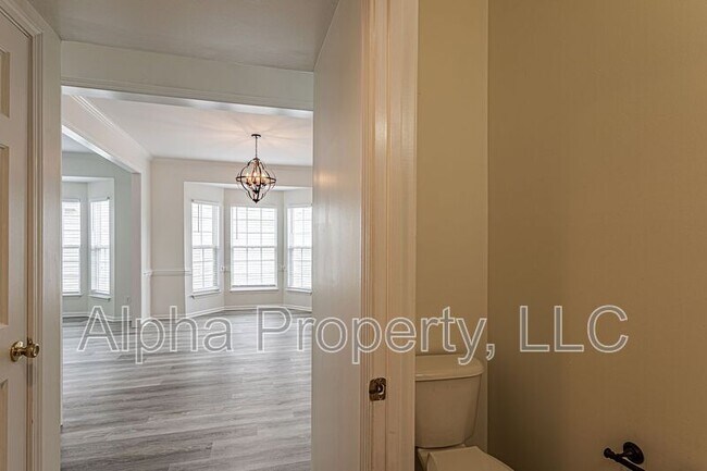 Building Photo - 261 Highgate Cir