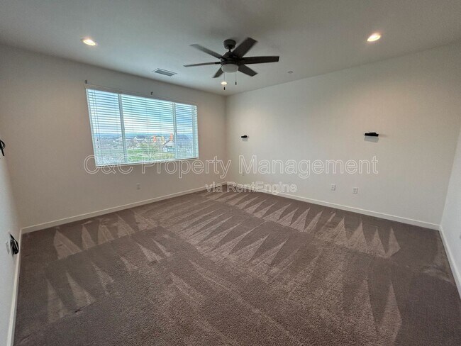 Building Photo - 711 Robert Ave