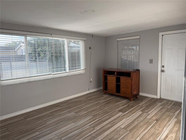 Building Photo - 3711 Blackhawk Dr