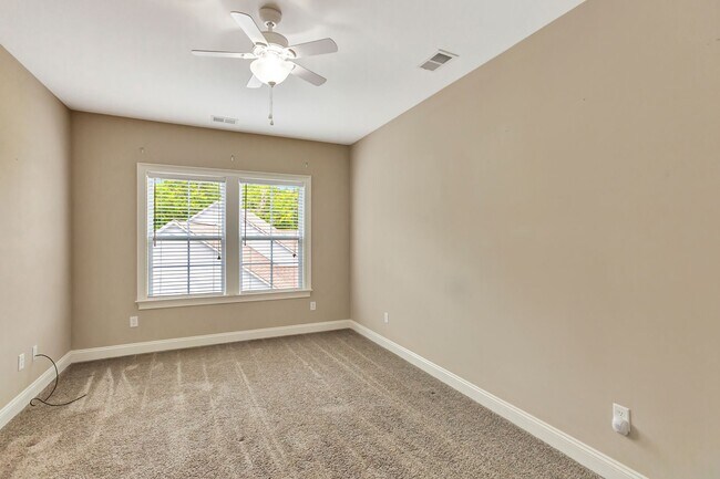 Building Photo - Elevated Home in The Club at Legends Oaks Plantation