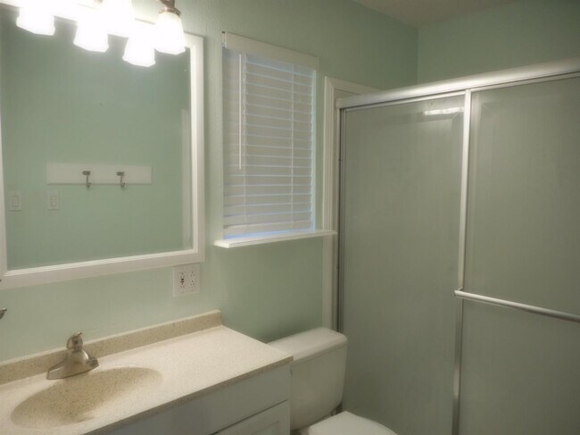 Building Photo - 8405 Fremont Ave