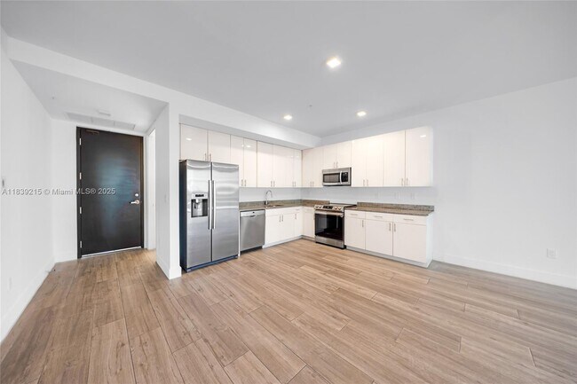 Building Photo - 3265 Bird Ave