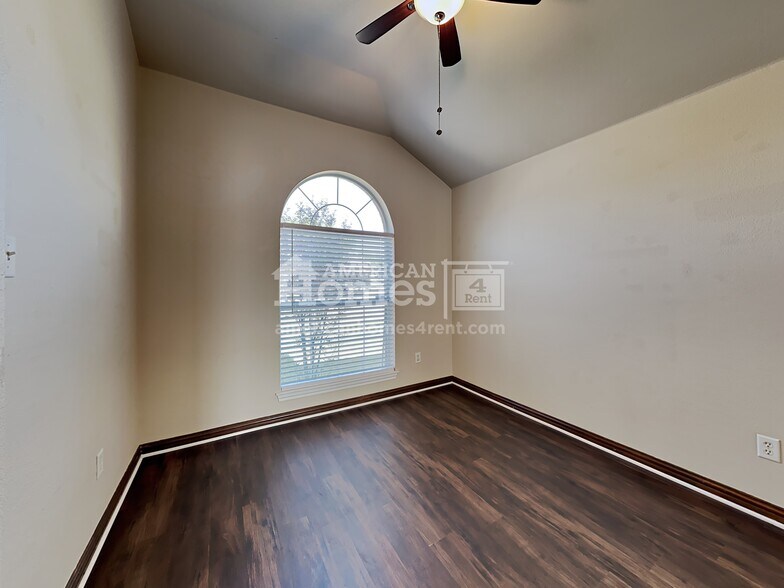 Building Photo - 350 Mesquite Hill Dr