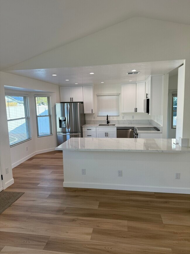 Building Photo - 3624 W Elgin St