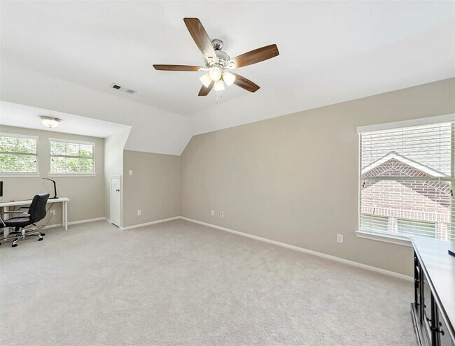 Building Photo - 22311 Claysprings Ln