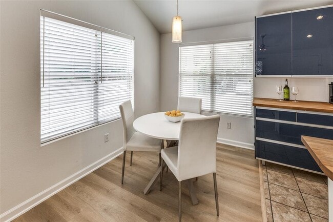 Building Photo - 1802 Harvey St