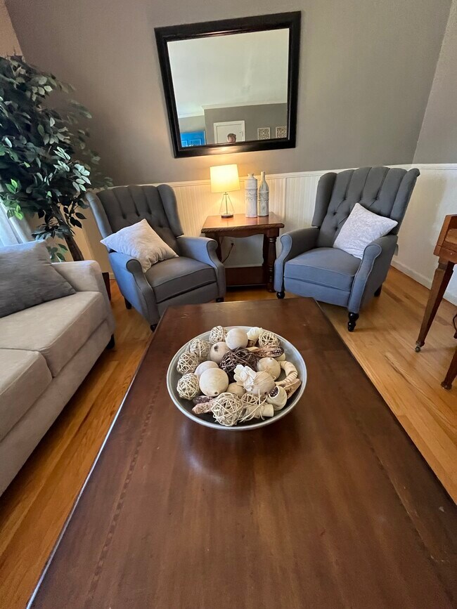 Building Photo - 2925 Center St