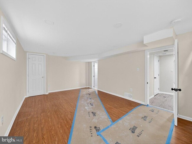 Building Photo - 10506 Lorain Ave