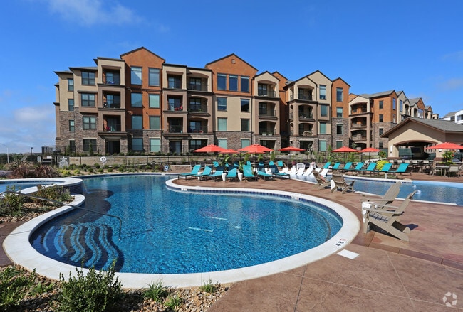 Building Photo - EdgeWater at City Center