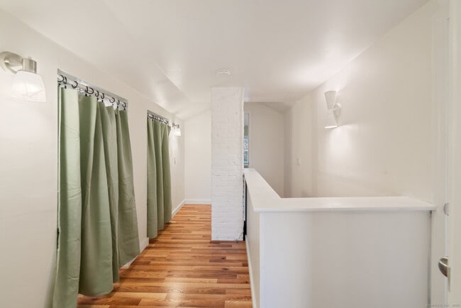 Building Photo - 46 Elaine Rd