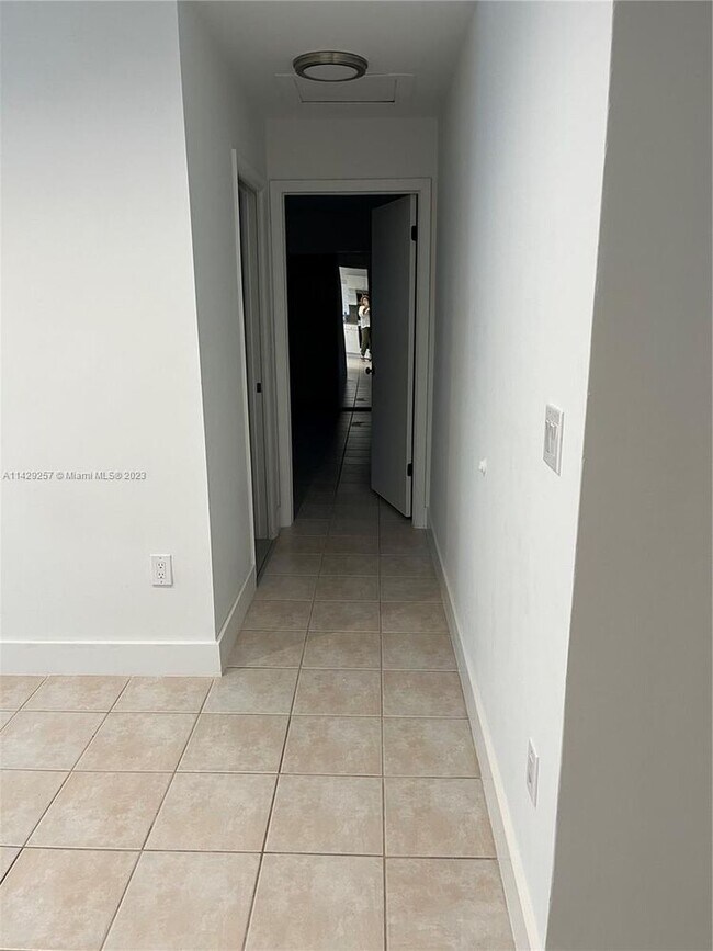 Building Photo - 9203 SW 136th Terrace