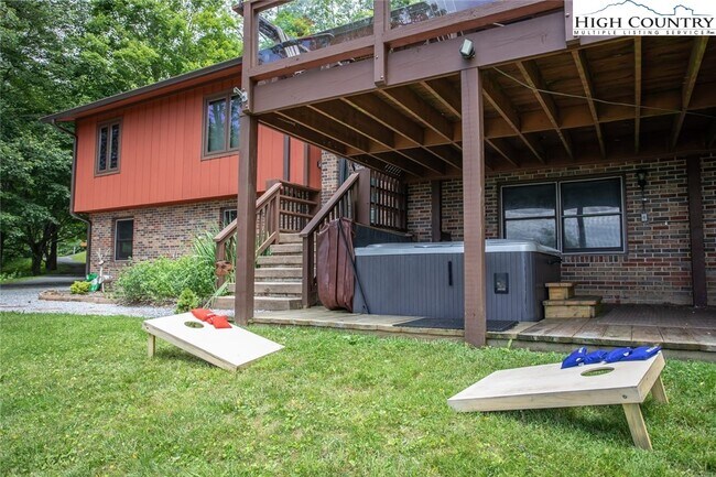 Building Photo - 1776 Beech Mountain Pkwy