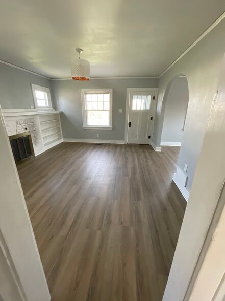 Building Photo - 217 Dotson Dr