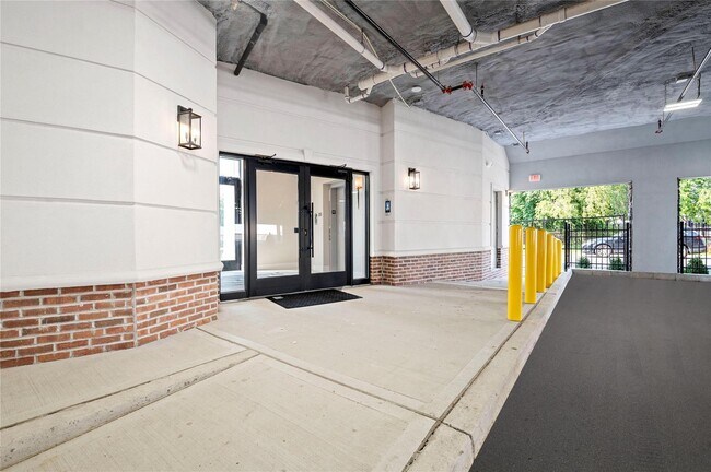 Building Photo - 1 Carnation Ave