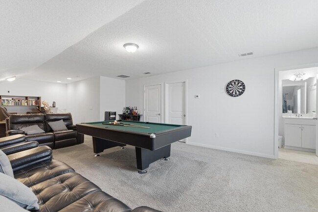 Building Photo - 454 Willow Lake Dr