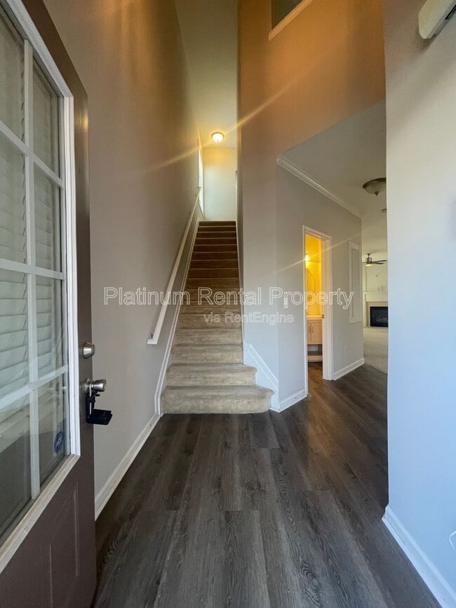 Building Photo - 5545 Weddington Dr