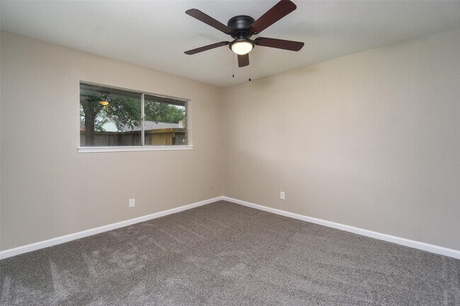 Building Photo - 16450 Parksley Dr