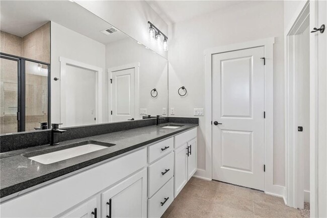 Building Photo - 28 W Gilpin St