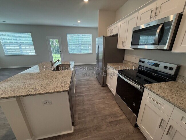 Building Photo - 1106 Broholmer Ln