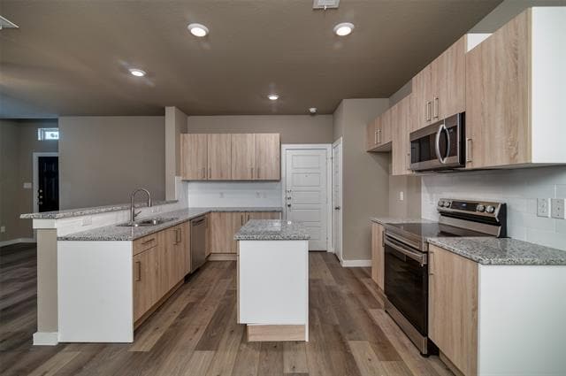 Building Photo - 705 Fallow Dr