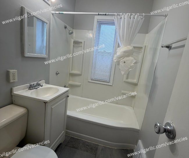 Building Photo - Spacious 2 Bedrooms • 1 Bathroom Home. Comfortable, well-maintained living with classic charm and...