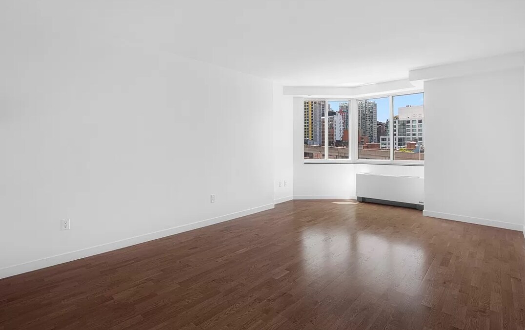 Building Photo - 421 W 50th St