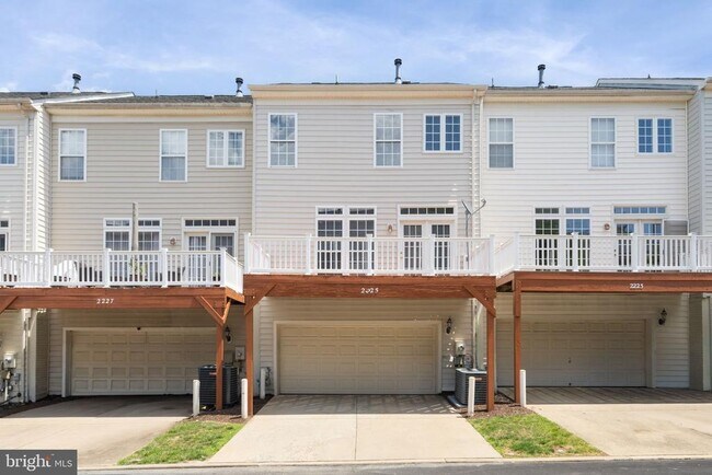 Building Photo - 2225 Potomac Club Pkwy