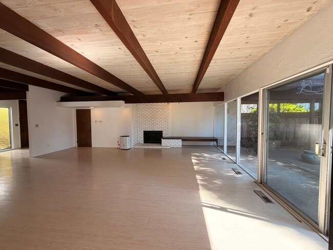 Building Photo - Mid-Century Modern Coastal Retreat – Walk to Beach & Bike to Aptos Village | 4+ Bed / 2 Bath