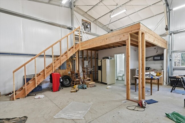 Building Photo - 30535 Rd 400