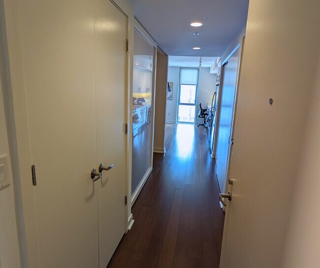 Building Photo - 900 10th St NW