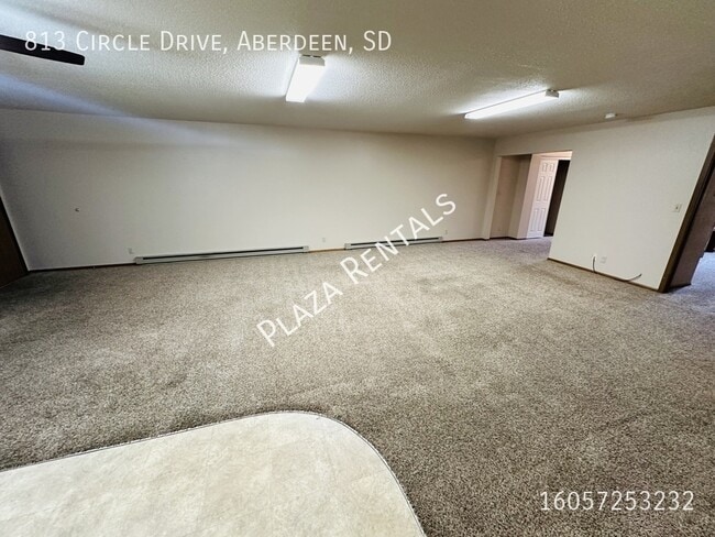 Building Photo - 10 9th Ave SW