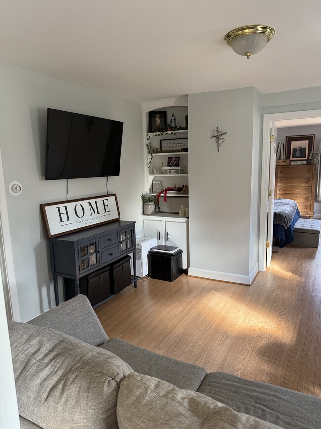 Building Photo - 248 Douglas Pike