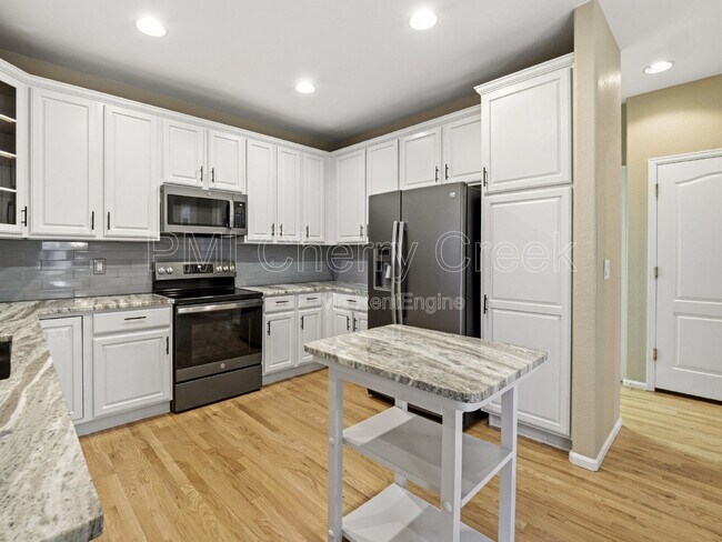 Building Photo - 10740 Southhaven Cir